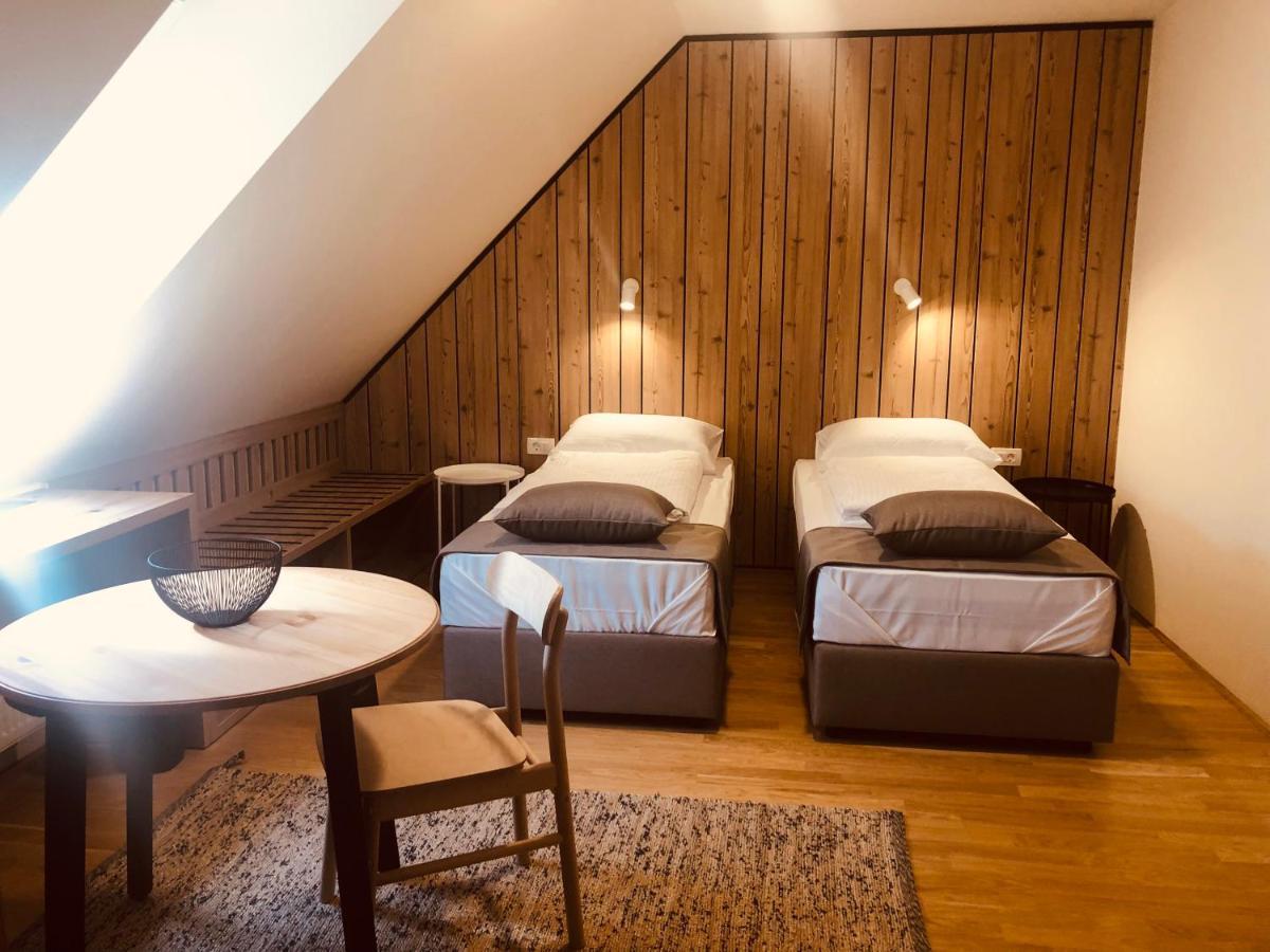 Na Vasi Restavracija In Prenocisca Hotel Skofja Loka Bagian luar foto