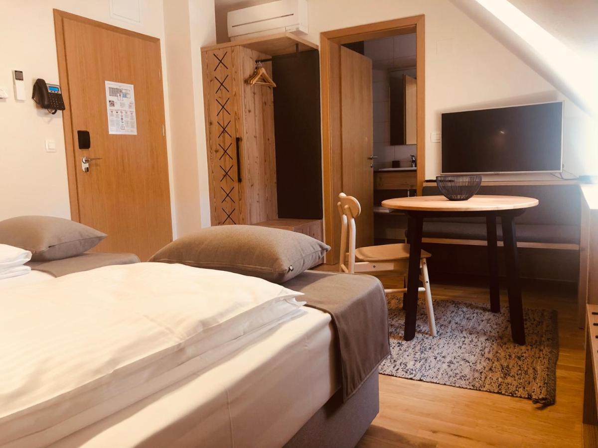 Na Vasi Restavracija In Prenocisca Hotel Skofja Loka Bagian luar foto